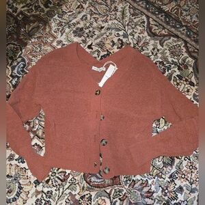 NWT Moon + Madison Crop knit sweater In Rusty Mauve. Medium